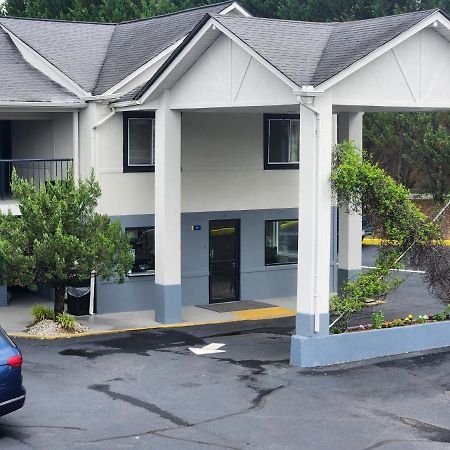 Days Inn By Wyndham Dahlonega University Area Eksteriør billede