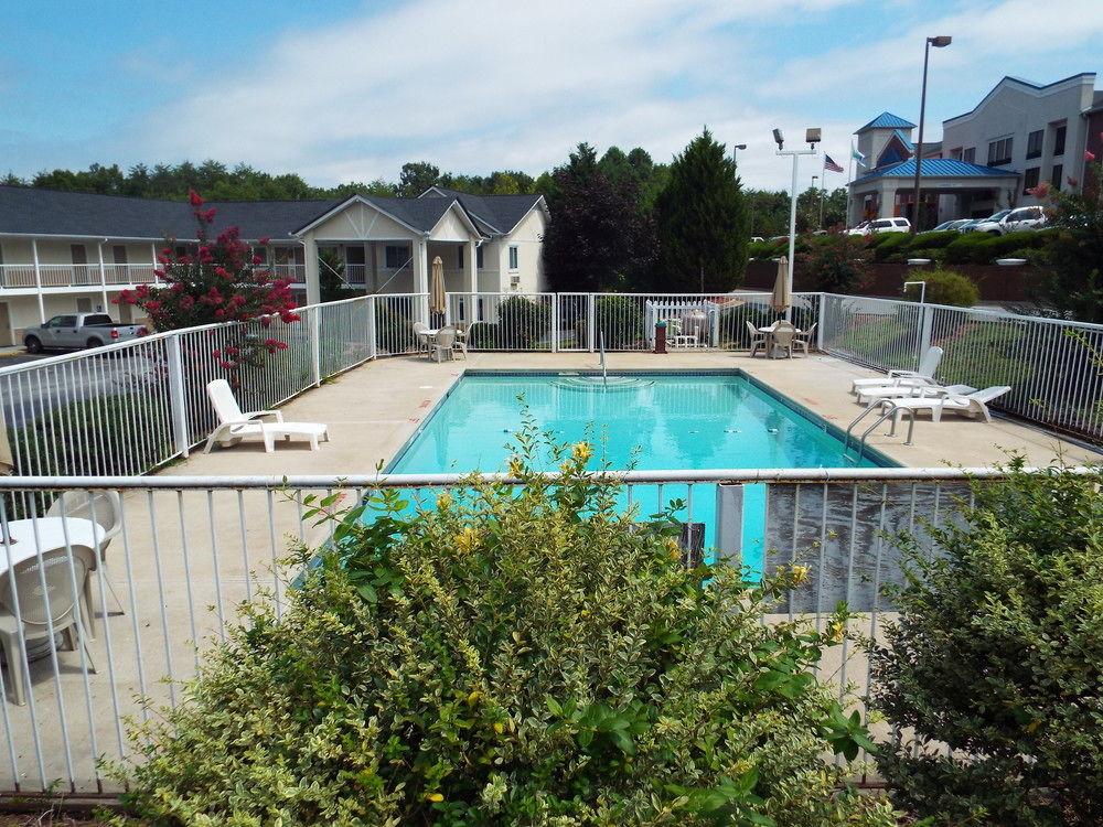 Days Inn By Wyndham Dahlonega University Area Eksteriør billede