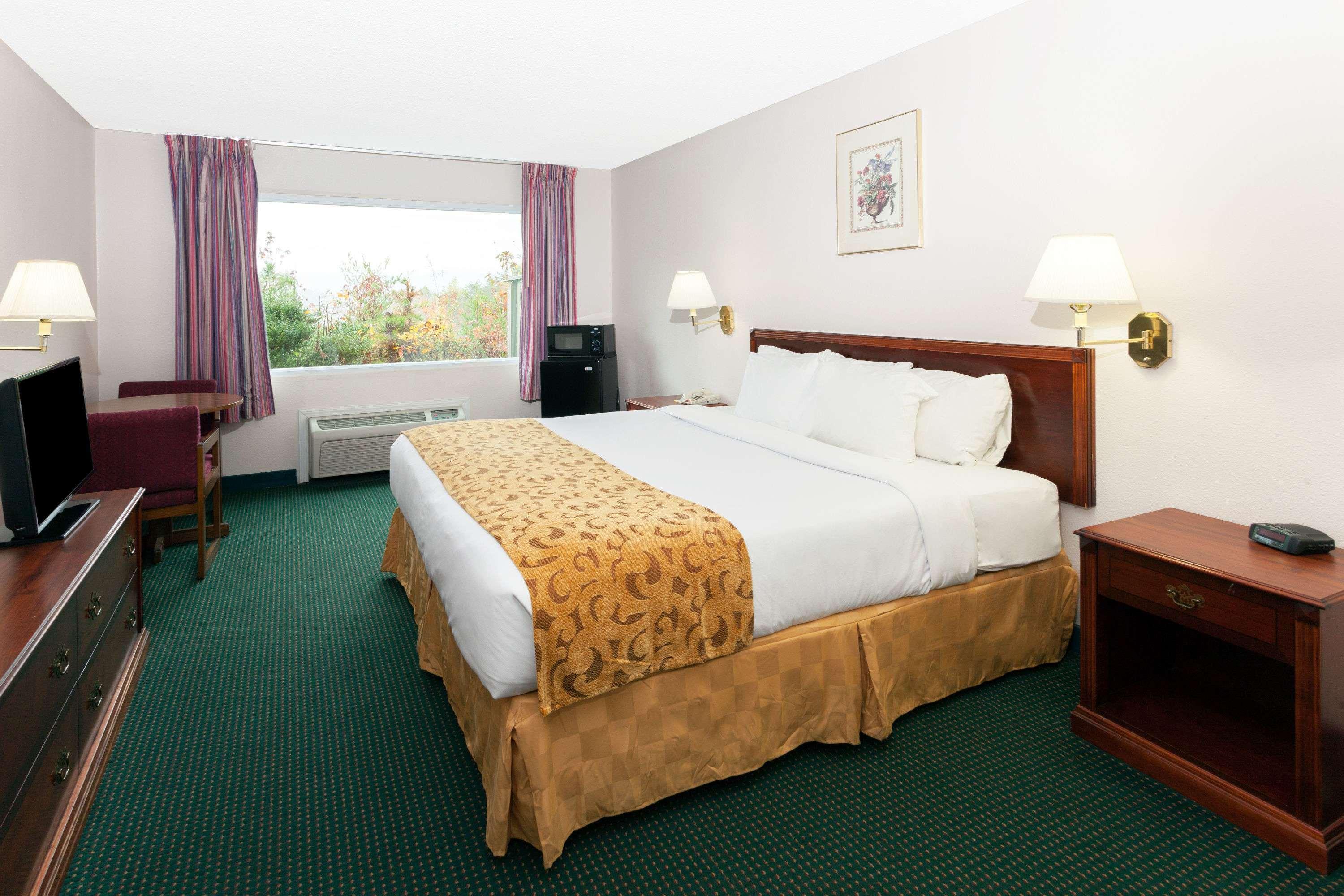 Days Inn By Wyndham Dahlonega University Area Eksteriør billede