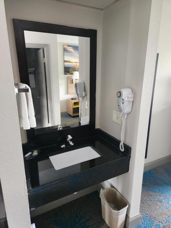 Days Inn By Wyndham Dahlonega University Area Eksteriør billede