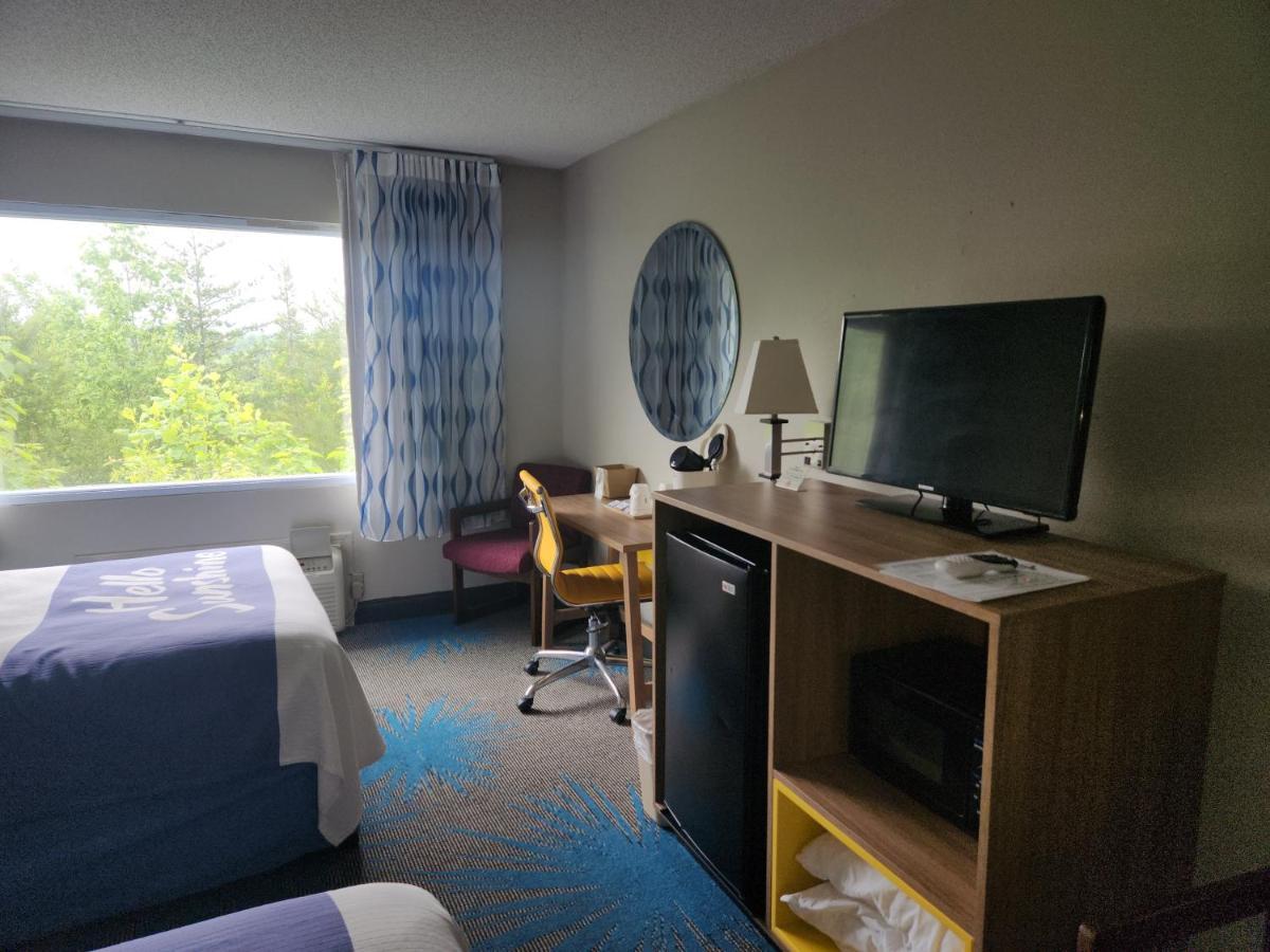 Days Inn By Wyndham Dahlonega University Area Eksteriør billede