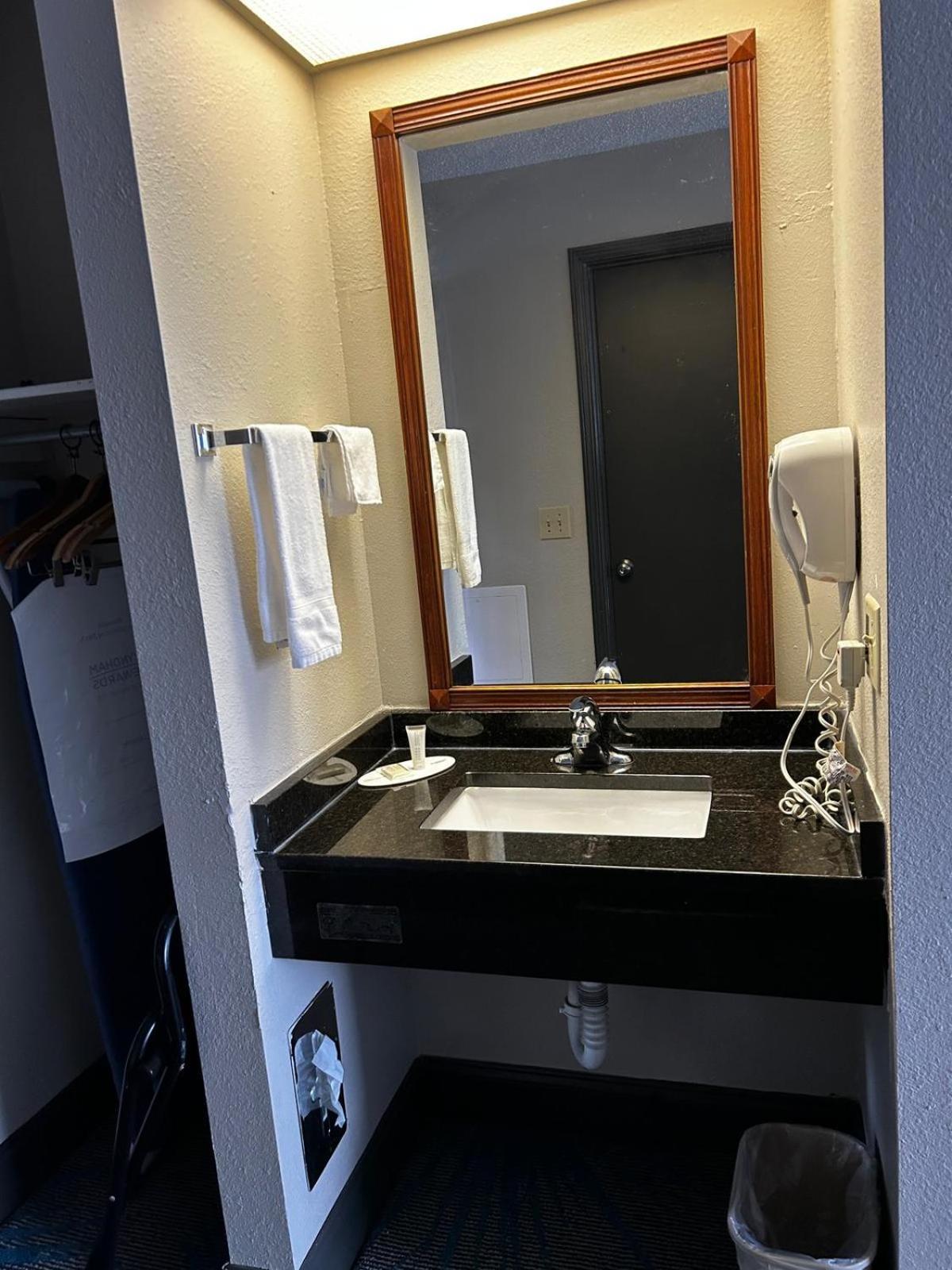 Days Inn By Wyndham Dahlonega University Area Eksteriør billede