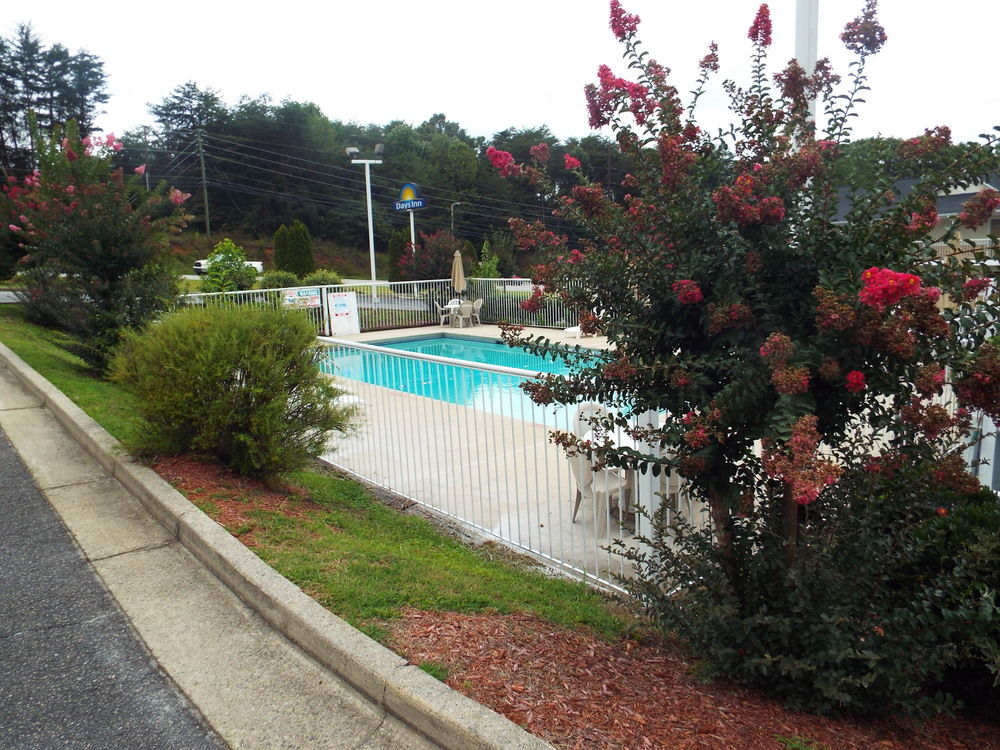 Days Inn By Wyndham Dahlonega University Area Eksteriør billede